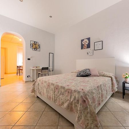 La Gioiosa - Top Location - Modern Apartment Near Metro Bengasi Turin Bagian luar foto